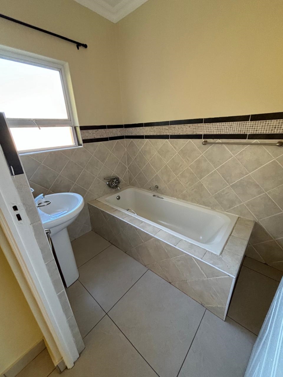 To Let 4 Bedroom Property for Rent in Menlo Park Gauteng