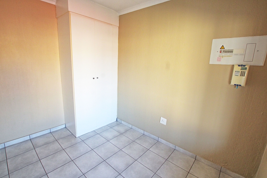 2 Bedroom Property for Sale in Roodepoort Gauteng