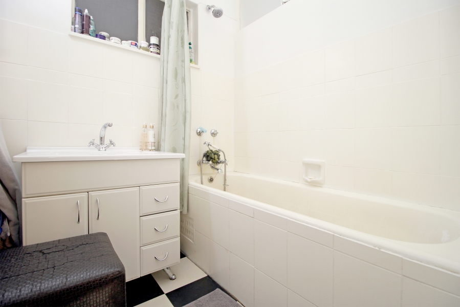 1 Bedroom Property for Sale in Illovo Gauteng