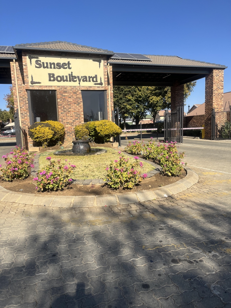 3 Bedroom Property for Sale in Sonneveld Gauteng