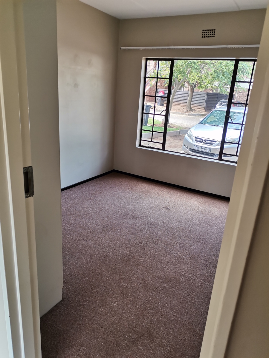 3 Bedroom Property for Sale in Sonneveld Gauteng