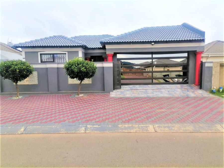 3 Bedroom Property for Sale in Crystal Park Gauteng