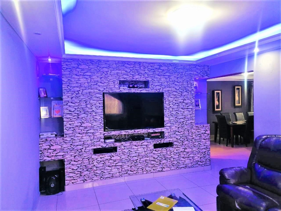 3 Bedroom Property for Sale in Crystal Park Gauteng