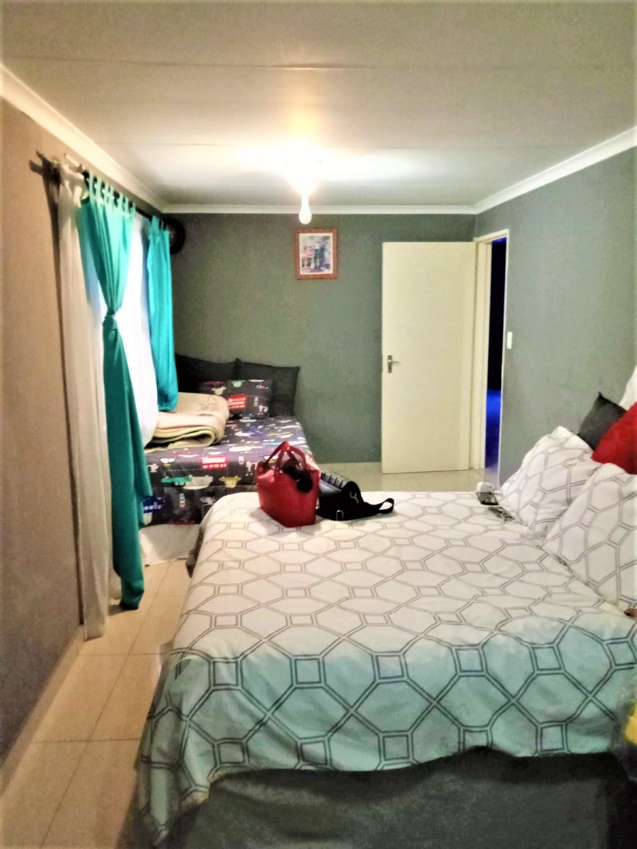 3 Bedroom Property for Sale in Crystal Park Gauteng