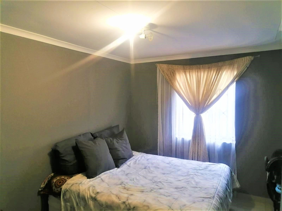 3 Bedroom Property for Sale in Crystal Park Gauteng