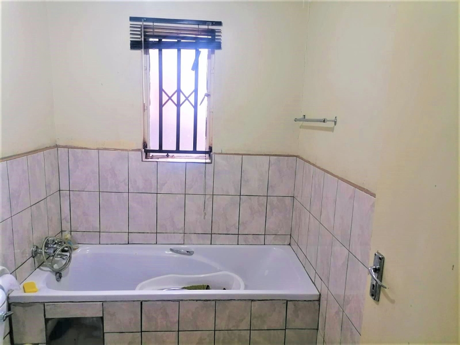 3 Bedroom Property for Sale in Crystal Park Gauteng
