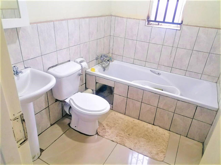 3 Bedroom Property for Sale in Crystal Park Gauteng