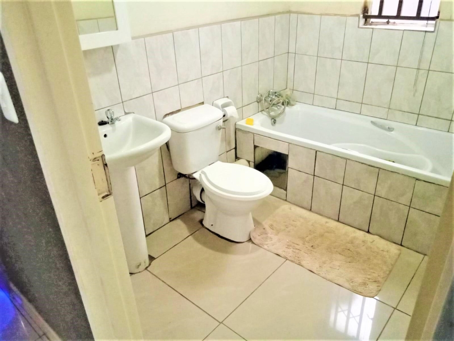 3 Bedroom Property for Sale in Crystal Park Gauteng