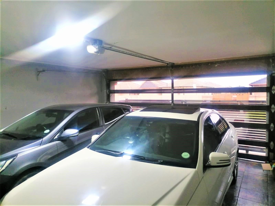 3 Bedroom Property for Sale in Crystal Park Gauteng