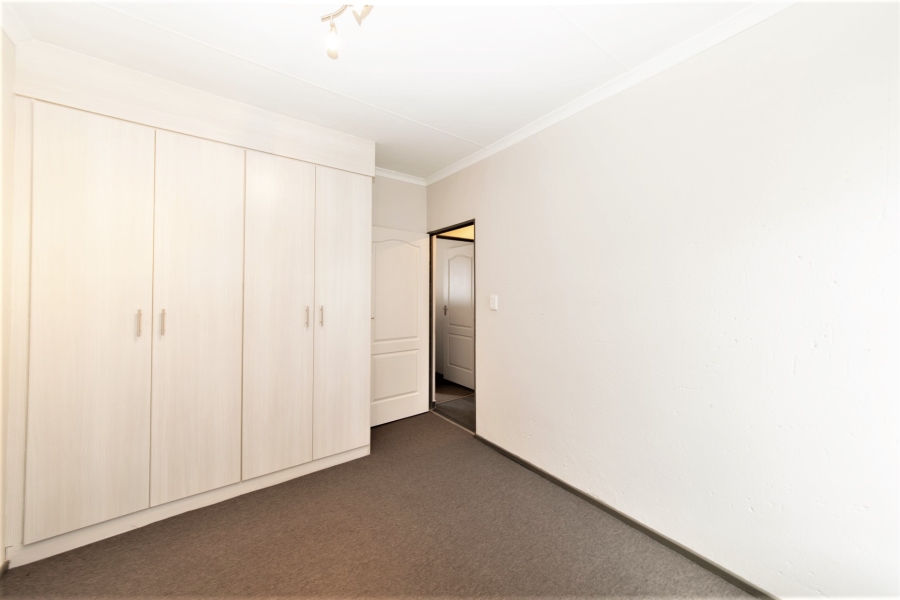 2 Bedroom Property for Sale in Bloubosrand Gauteng