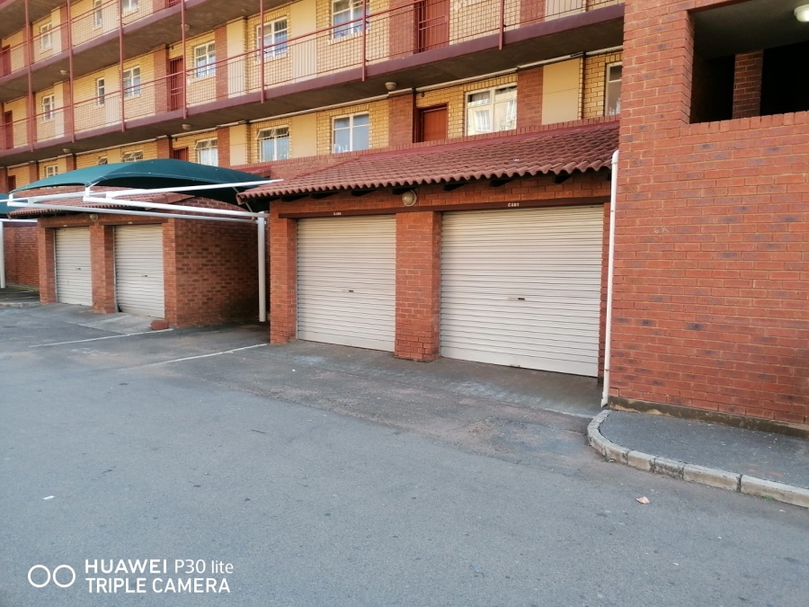 To Let 2 Bedroom Property for Rent in Die Wilgers Gauteng