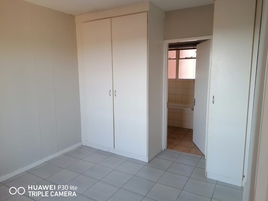 To Let 2 Bedroom Property for Rent in Die Wilgers Gauteng