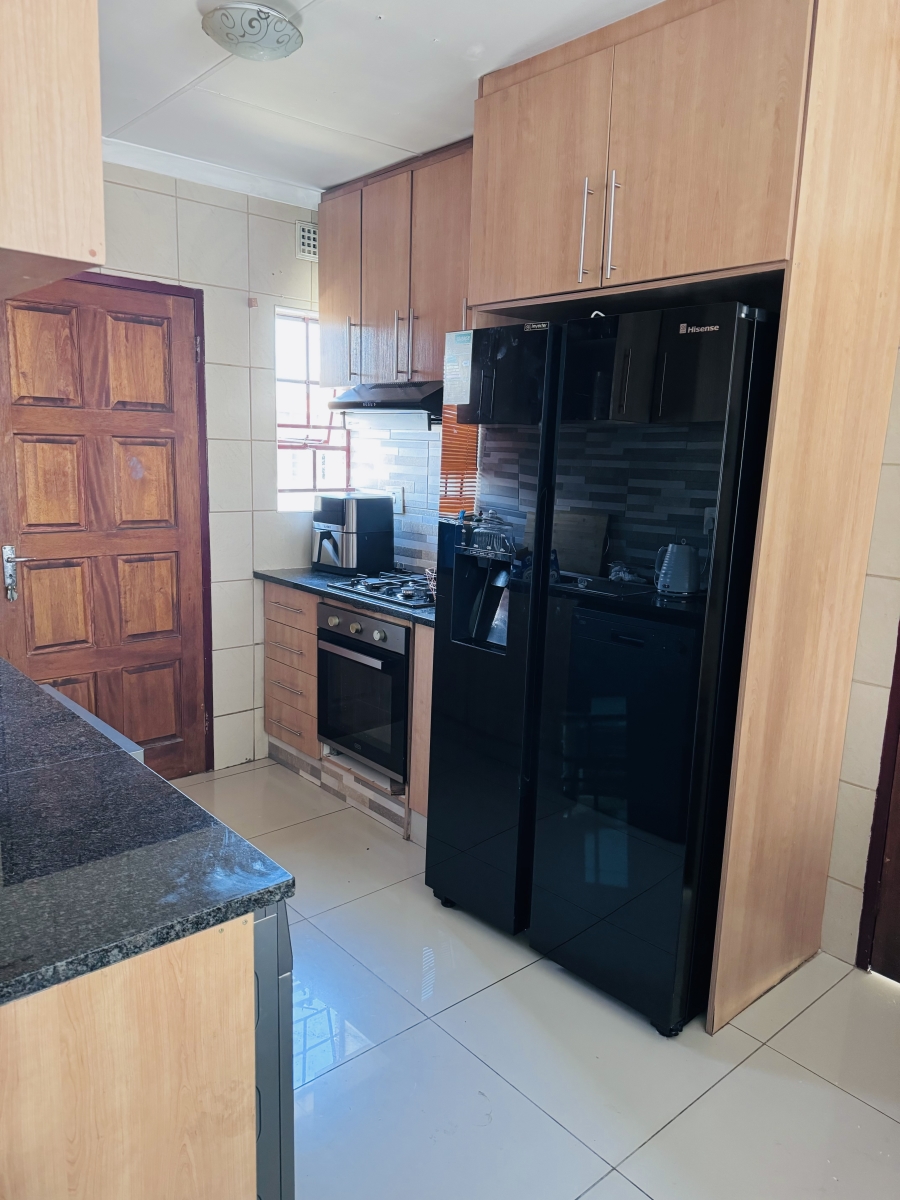 3 Bedroom Property for Sale in Clayville Gauteng