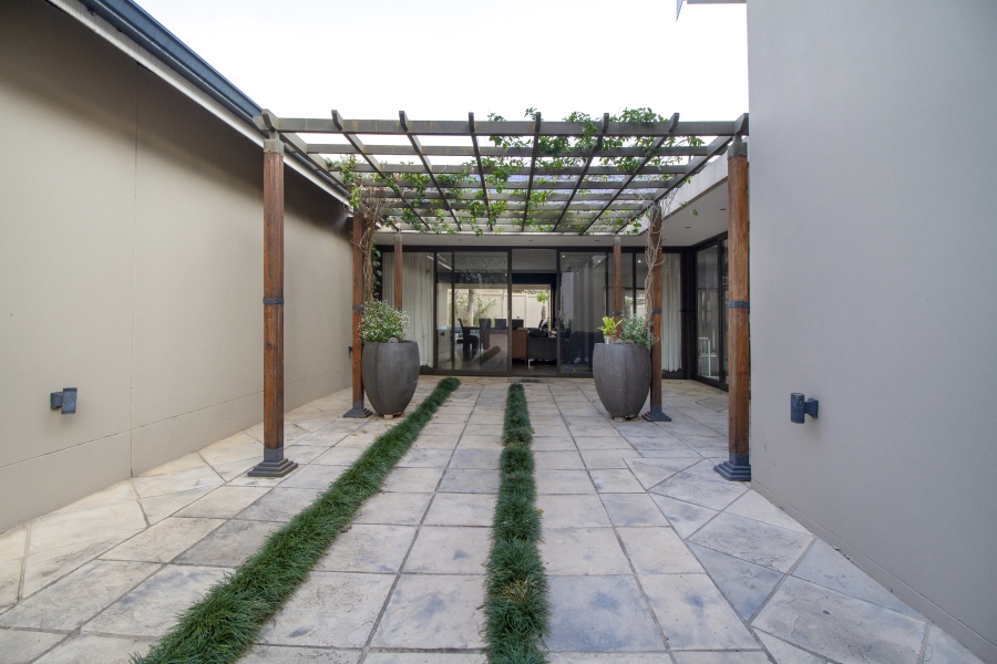 5 Bedroom Property for Sale in Wingate Park Gauteng