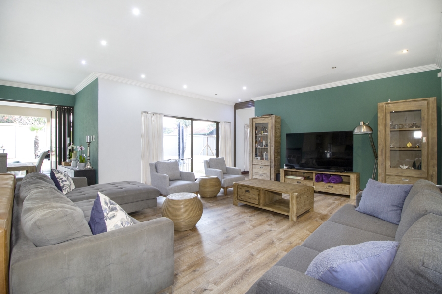 5 Bedroom Property for Sale in Wingate Park Gauteng