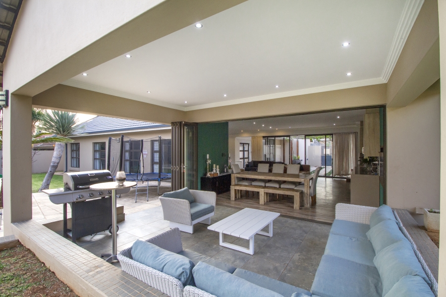 5 Bedroom Property for Sale in Wingate Park Gauteng