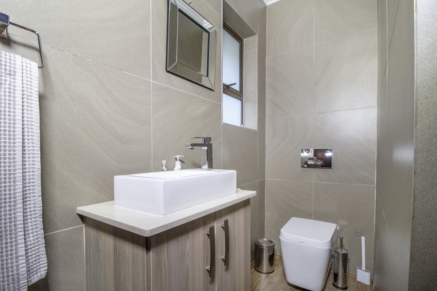 5 Bedroom Property for Sale in Wingate Park Gauteng