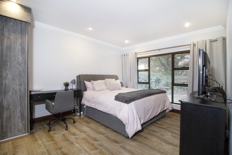 5 Bedroom Property for Sale in Wingate Park Gauteng