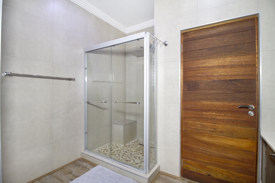 5 Bedroom Property for Sale in Wingate Park Gauteng