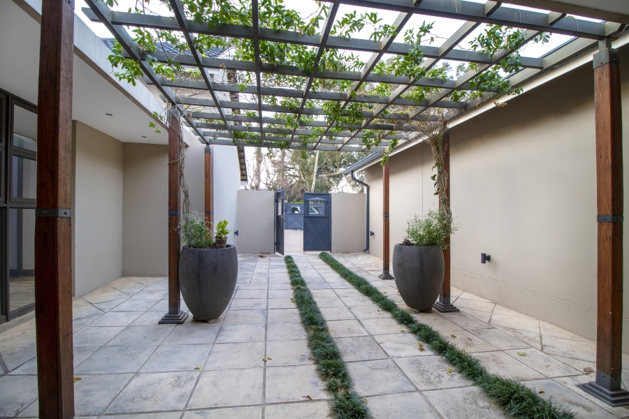 5 Bedroom Property for Sale in Wingate Park Gauteng