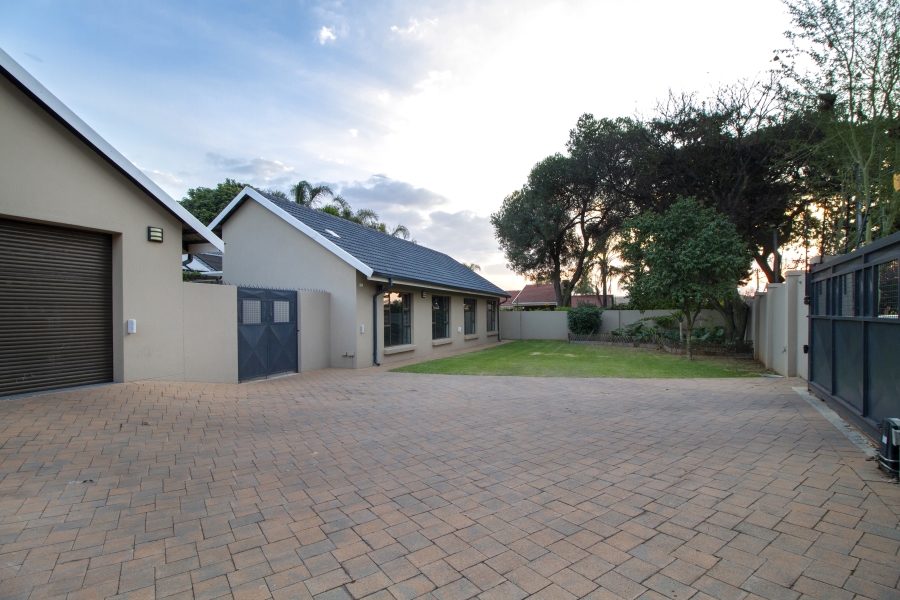 5 Bedroom Property for Sale in Wingate Park Gauteng