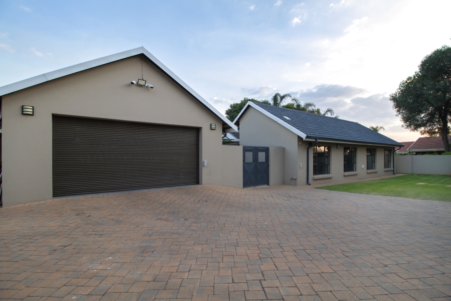 5 Bedroom Property for Sale in Wingate Park Gauteng