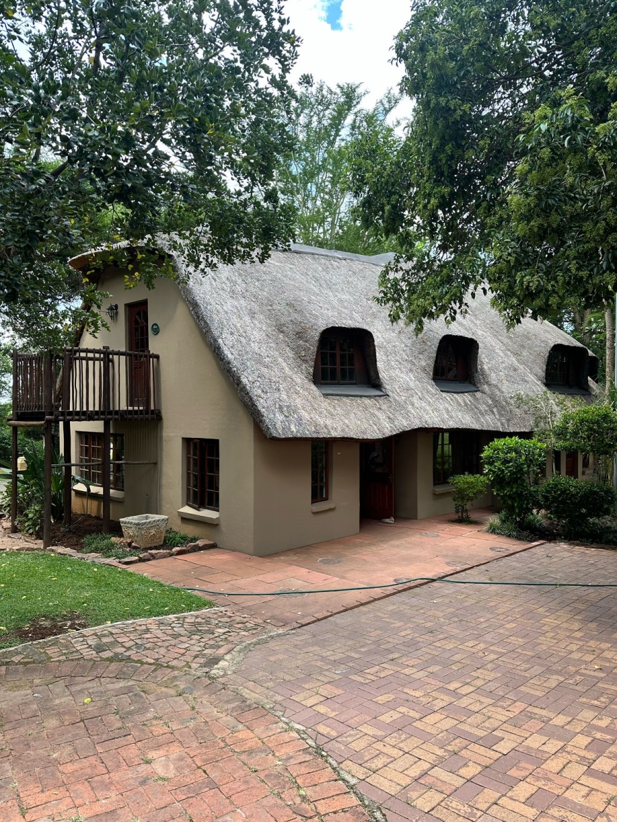8 Bedroom Property for Sale in Monavoni A H Gauteng