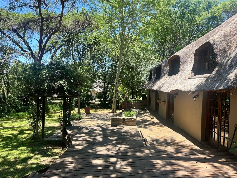 8 Bedroom Property for Sale in Monavoni A H Gauteng