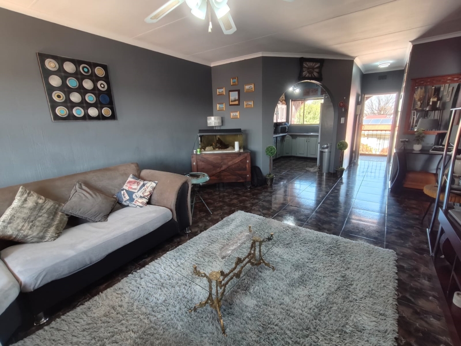 To Let 2 Bedroom Property for Rent in Three Rivers Gauteng