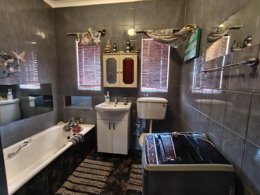 To Let 2 Bedroom Property for Rent in Three Rivers Gauteng