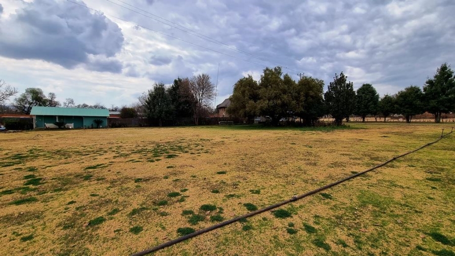 15 Bedroom Property for Sale in Raslouw Gauteng