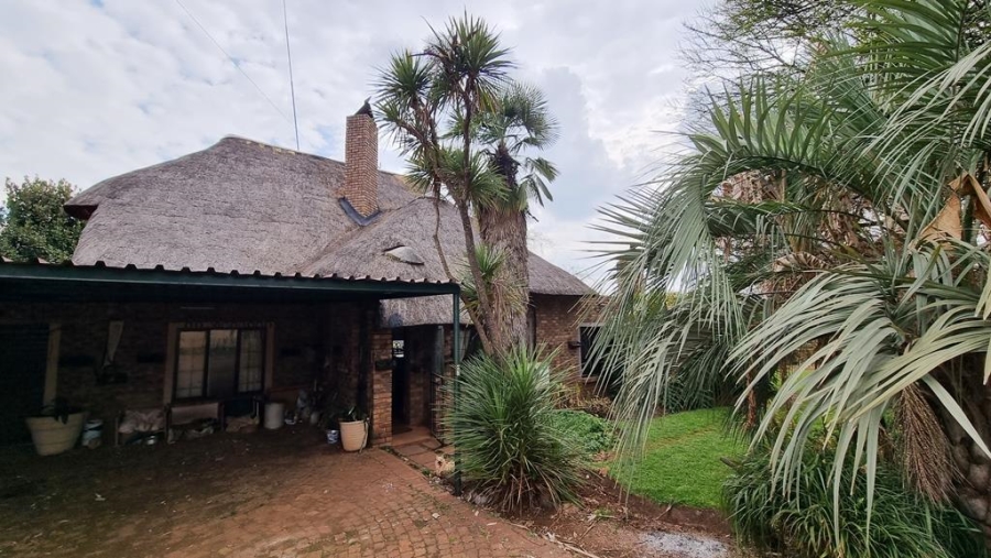 15 Bedroom Property for Sale in Raslouw Gauteng