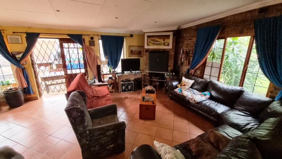 15 Bedroom Property for Sale in Raslouw Gauteng