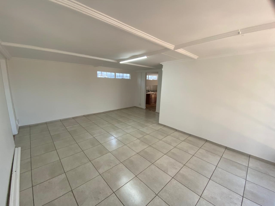 To Let 1 Bedroom Property for Rent in Waverley Gauteng