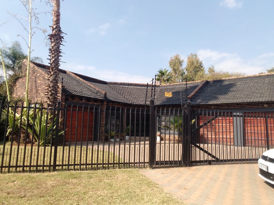3 Bedroom Property for Sale in Theresa Park Gauteng