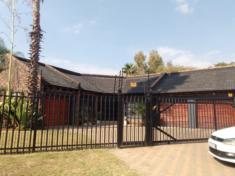 3 Bedroom Property for Sale in Theresa Park Gauteng