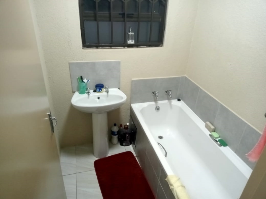 3 Bedroom Property for Sale in Soshanguve YY Gauteng