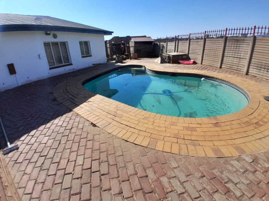3 Bedroom Property for Sale in West Park Gauteng
