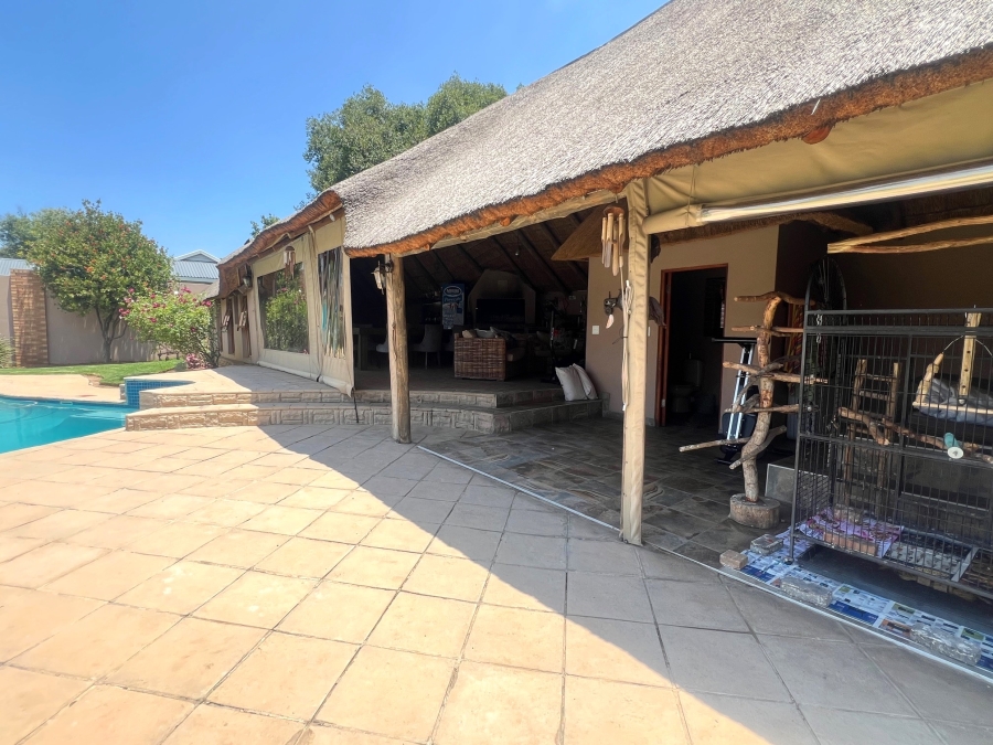 5 Bedroom Property for Sale in Alberante Gauteng