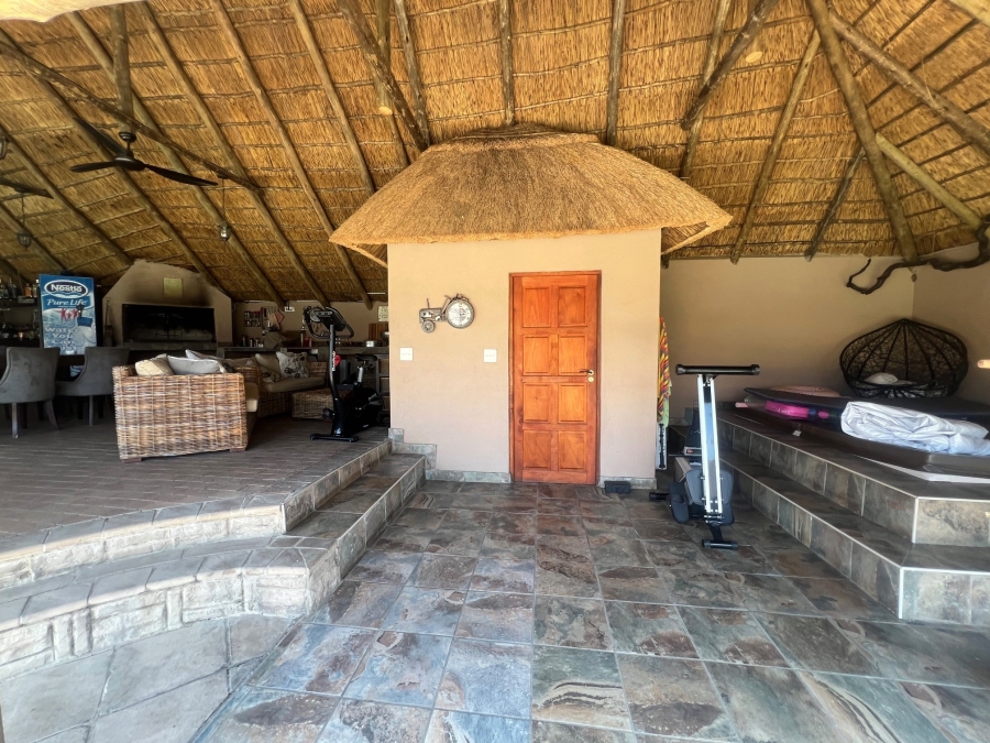 5 Bedroom Property for Sale in Alberante Gauteng