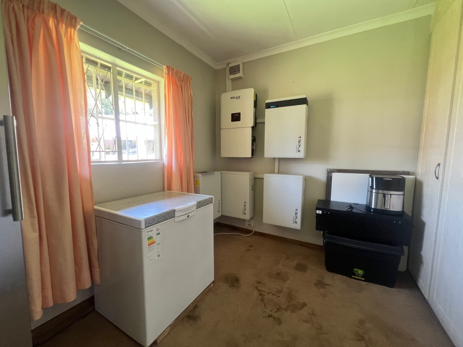 5 Bedroom Property for Sale in Alberante Gauteng