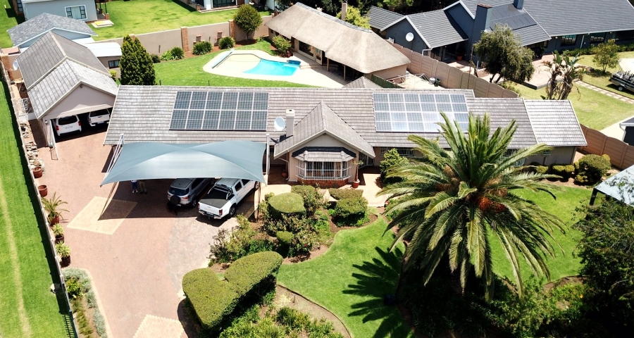 5 Bedroom Property for Sale in Alberante Gauteng