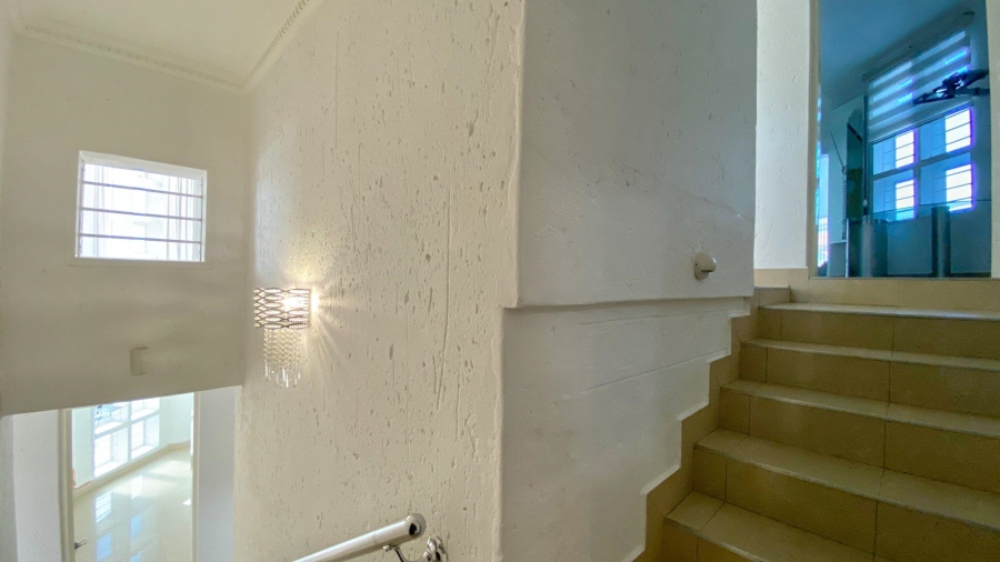 6 Bedroom Property for Sale in Bassonia Gauteng