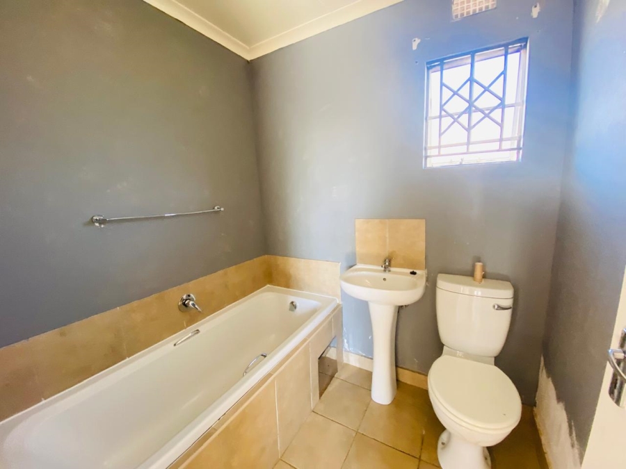 2 Bedroom Property for Sale in Savanna City Gauteng