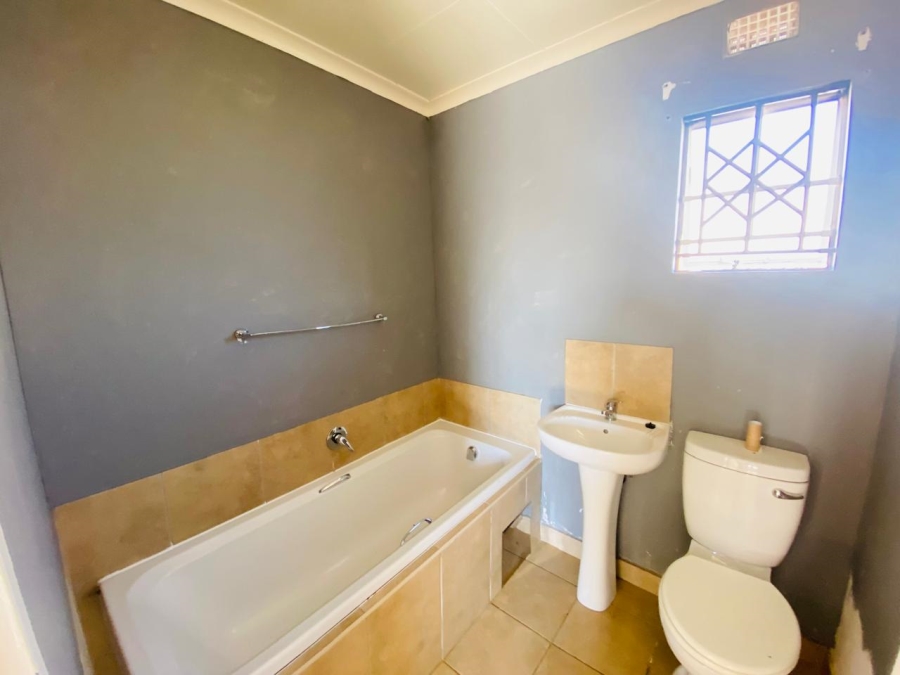 2 Bedroom Property for Sale in Savanna City Gauteng