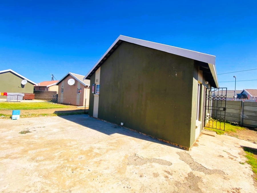 2 Bedroom Property for Sale in Savanna City Gauteng