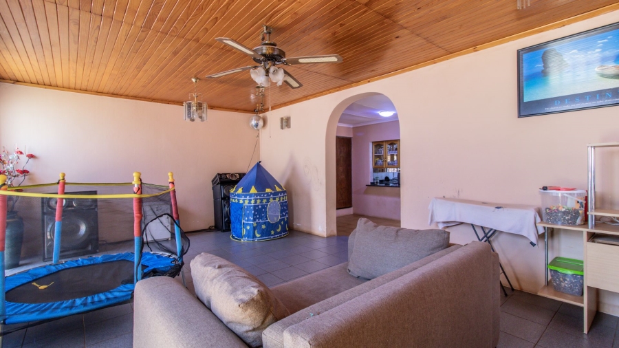 4 Bedroom Property for Sale in Lenasia South Gauteng