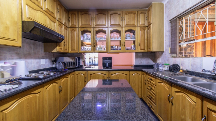 4 Bedroom Property for Sale in Lenasia South Gauteng