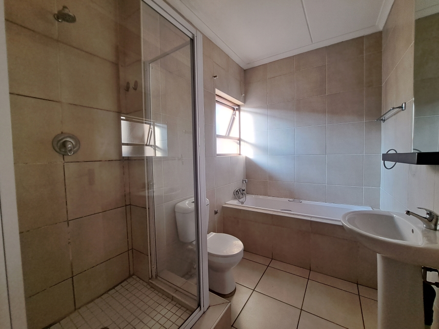 2 Bedroom Property for Sale in Helderwyk Gauteng