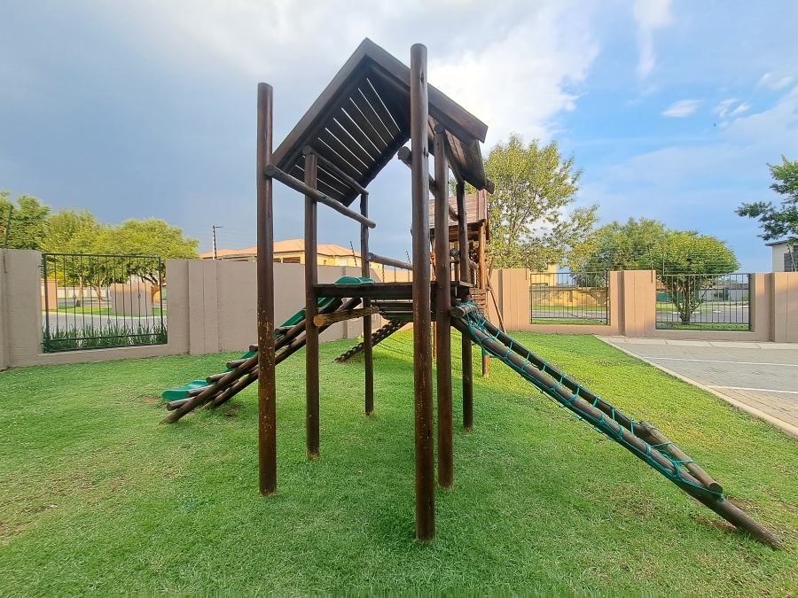 2 Bedroom Property for Sale in Helderwyk Gauteng